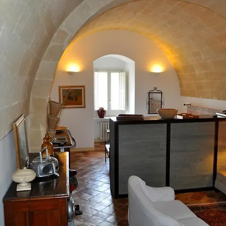 Casa Giura Longo *