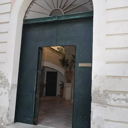 Casa Giura Longo